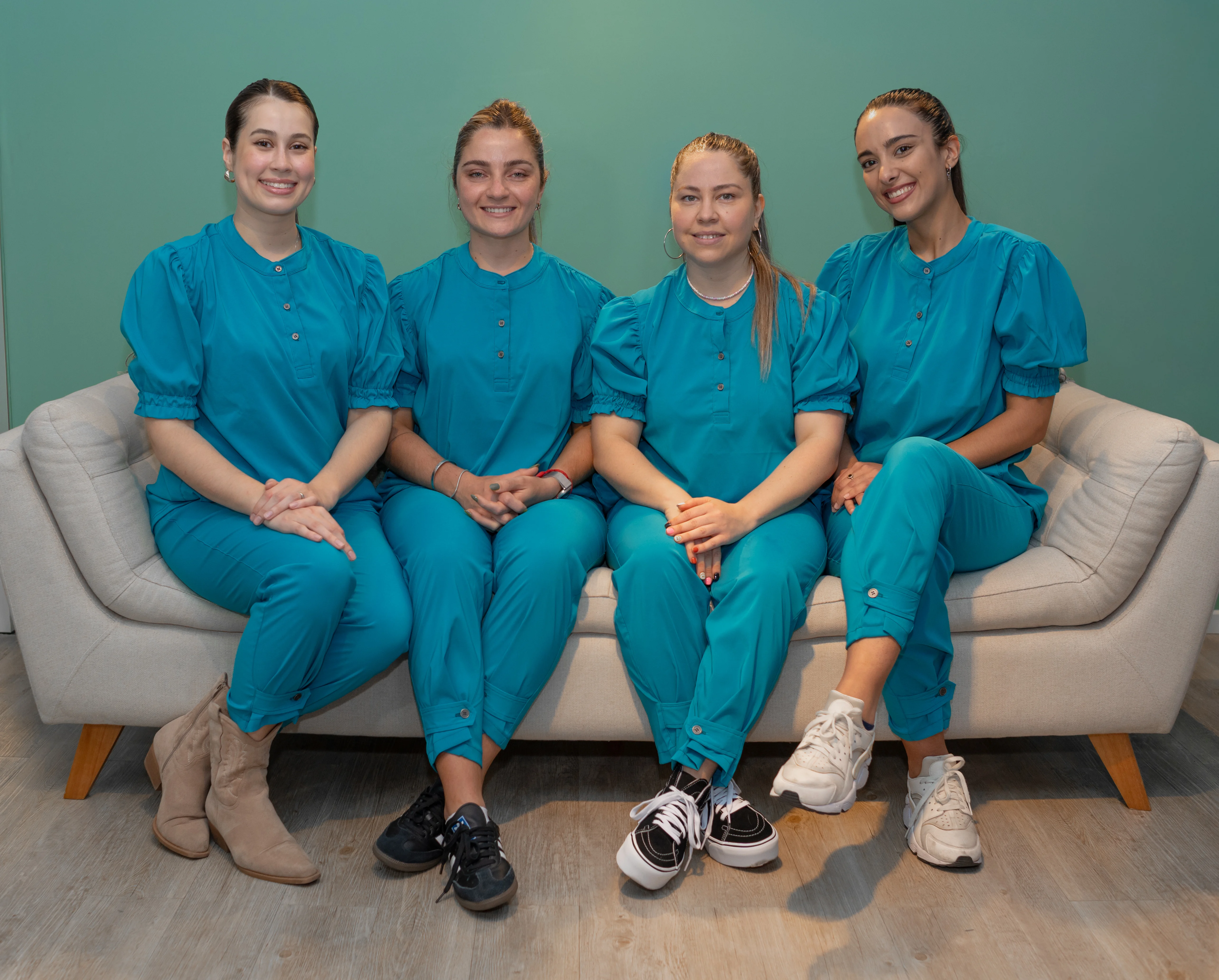 Profesionales de Bioestimulación en consulta